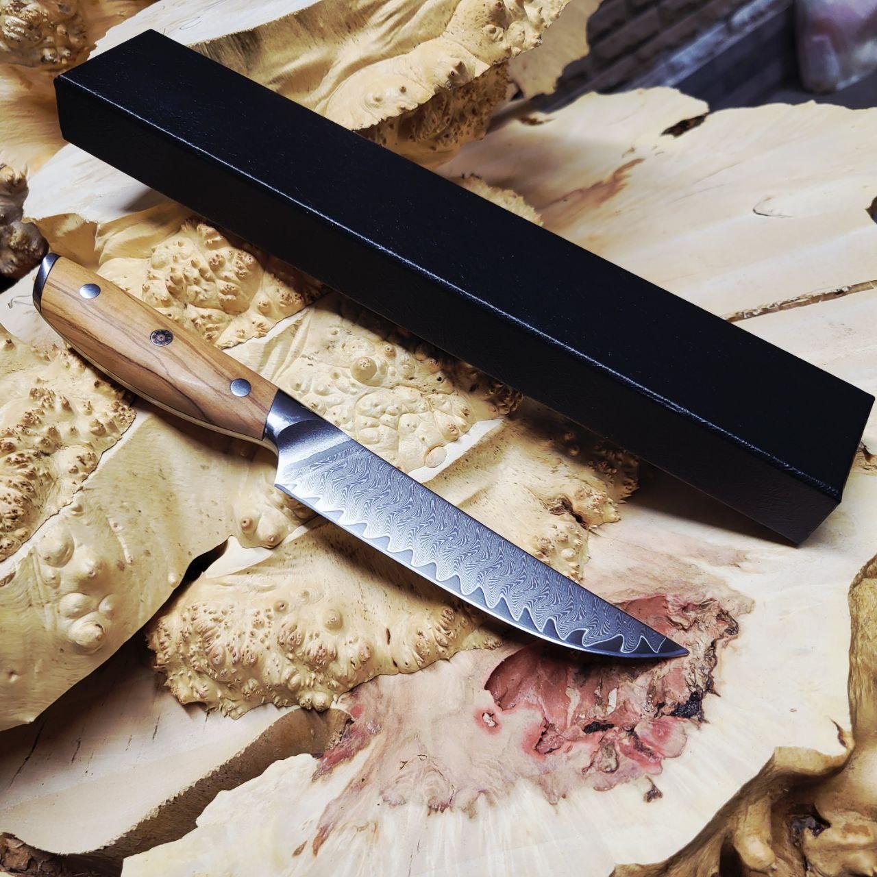 Кухонний ніж із дамаської сталі з дерев'яною рукояттю