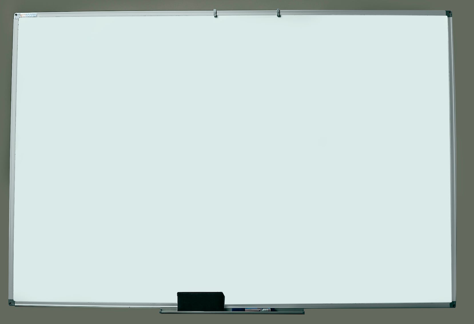 Доска магнитно-маркерная Ukrboards 120х180 см с алюминиевой рамкой Белый