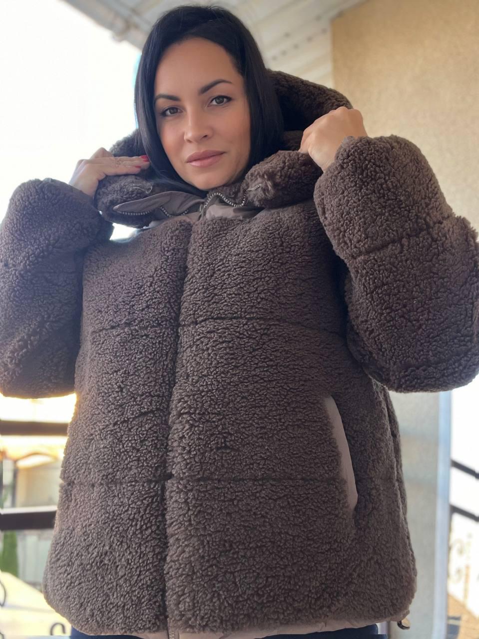 Куртка женская Lady Yep 9055 тедди комбинированная искусственный мех оверсайз с капюшоном р. 44-48 Коричневый (3055) - фото 2