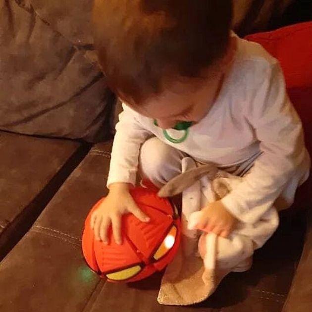 М'ячик-трансформер літаючий Flat Ball Disc НЛО Фрісбі з LED підсвічуванням для дітей (25206156) - фото 10 М'ячик-трансформер літаючий Flat Ball Disc НЛО Фрісбі з LED підсвічуванням для дітей (25206156) - фото 10