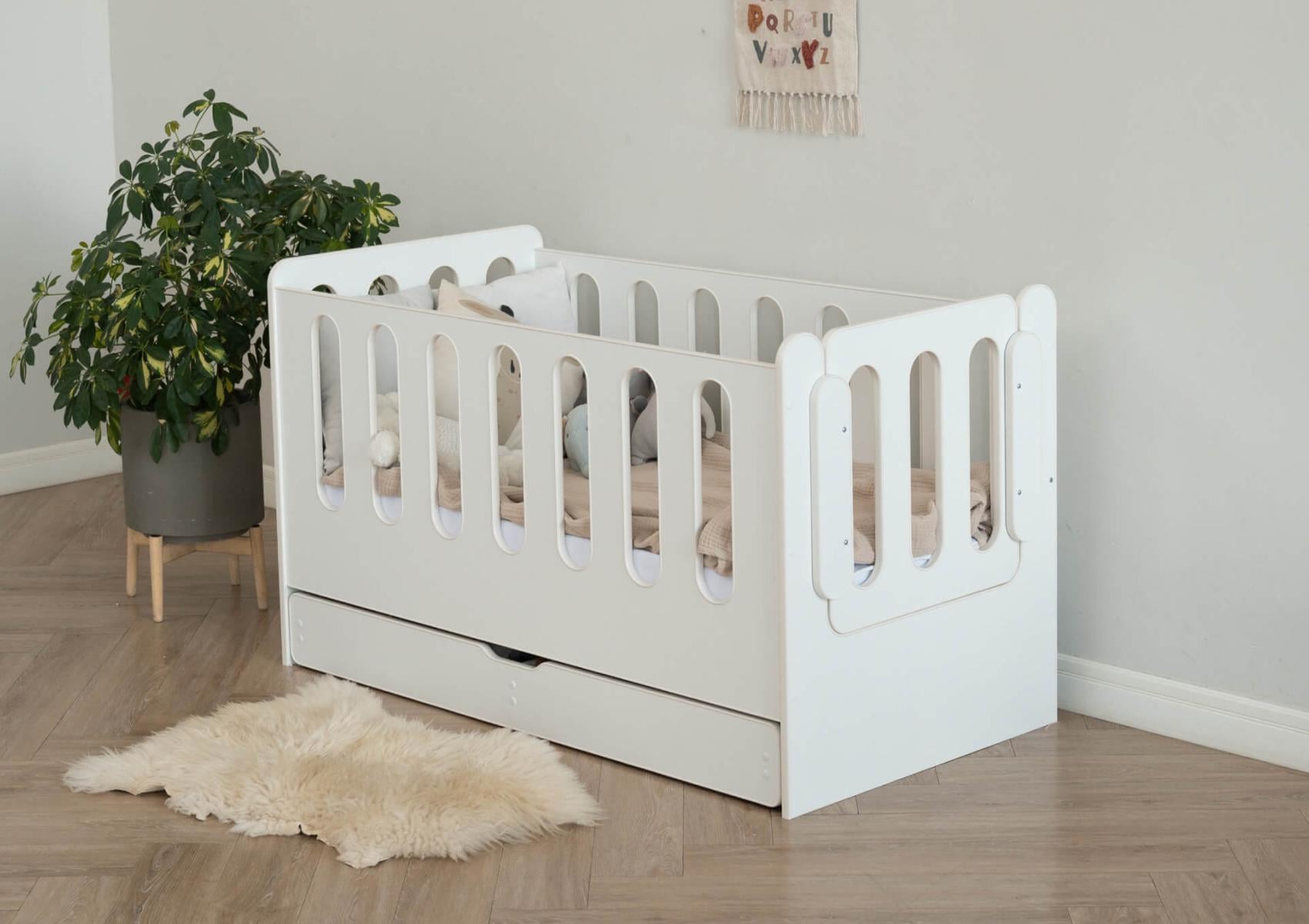 Детская кроватка одноярусная Малыш-09 приставная Белый