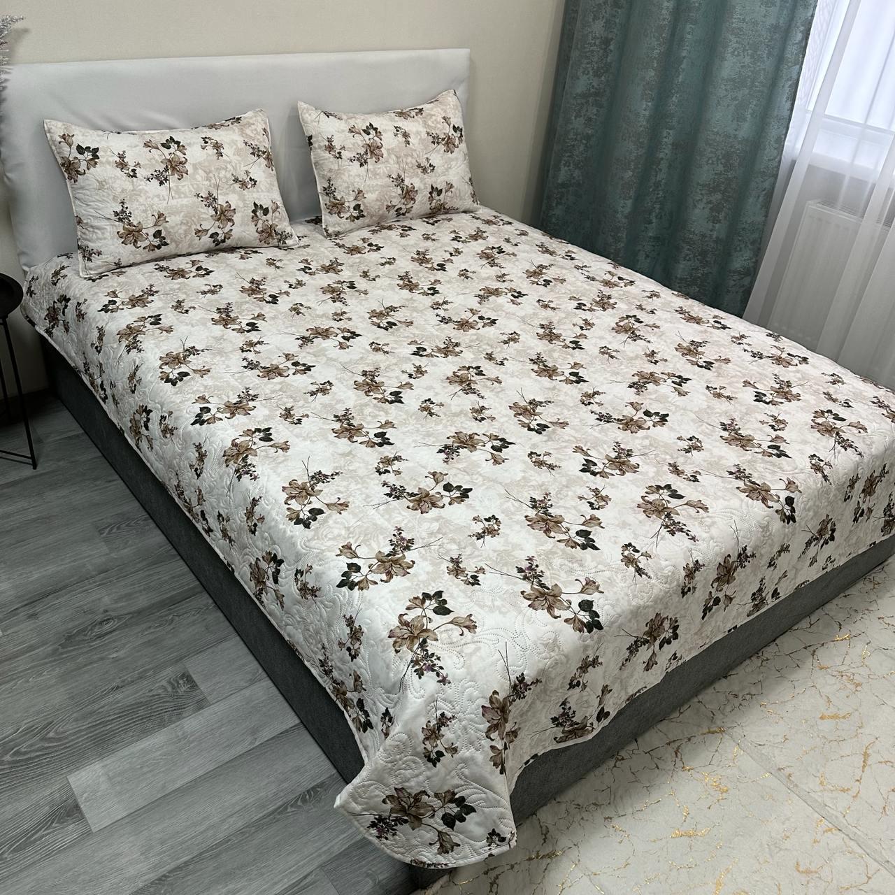 Набор покрывало стеганое с цветами 200x230 см/2 наволочки 50x70 см Бежевый (28710950)