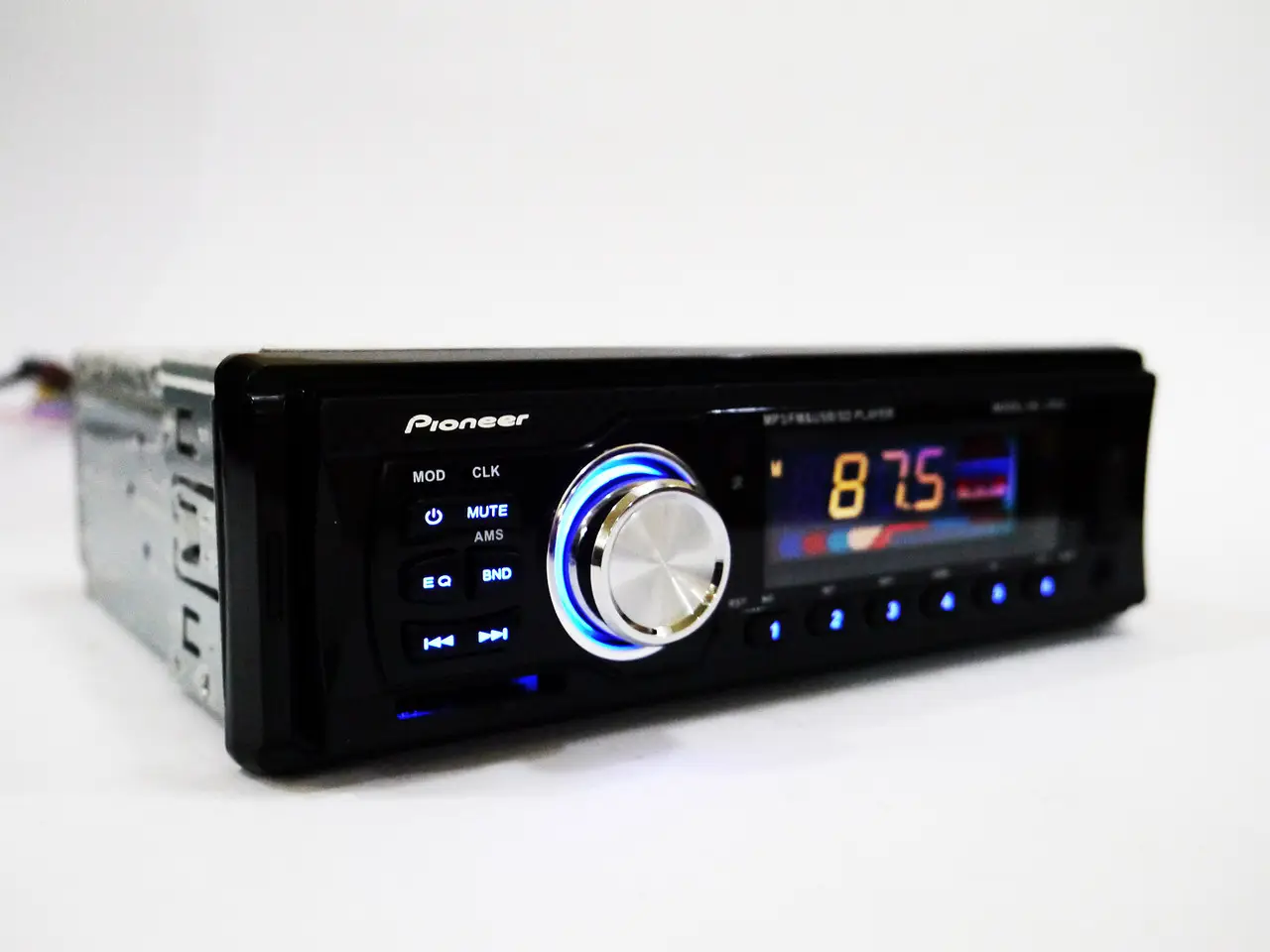 Автомагнітола USB/RGB SD/AUX/FM пульт 2035 4x50W - фото 5