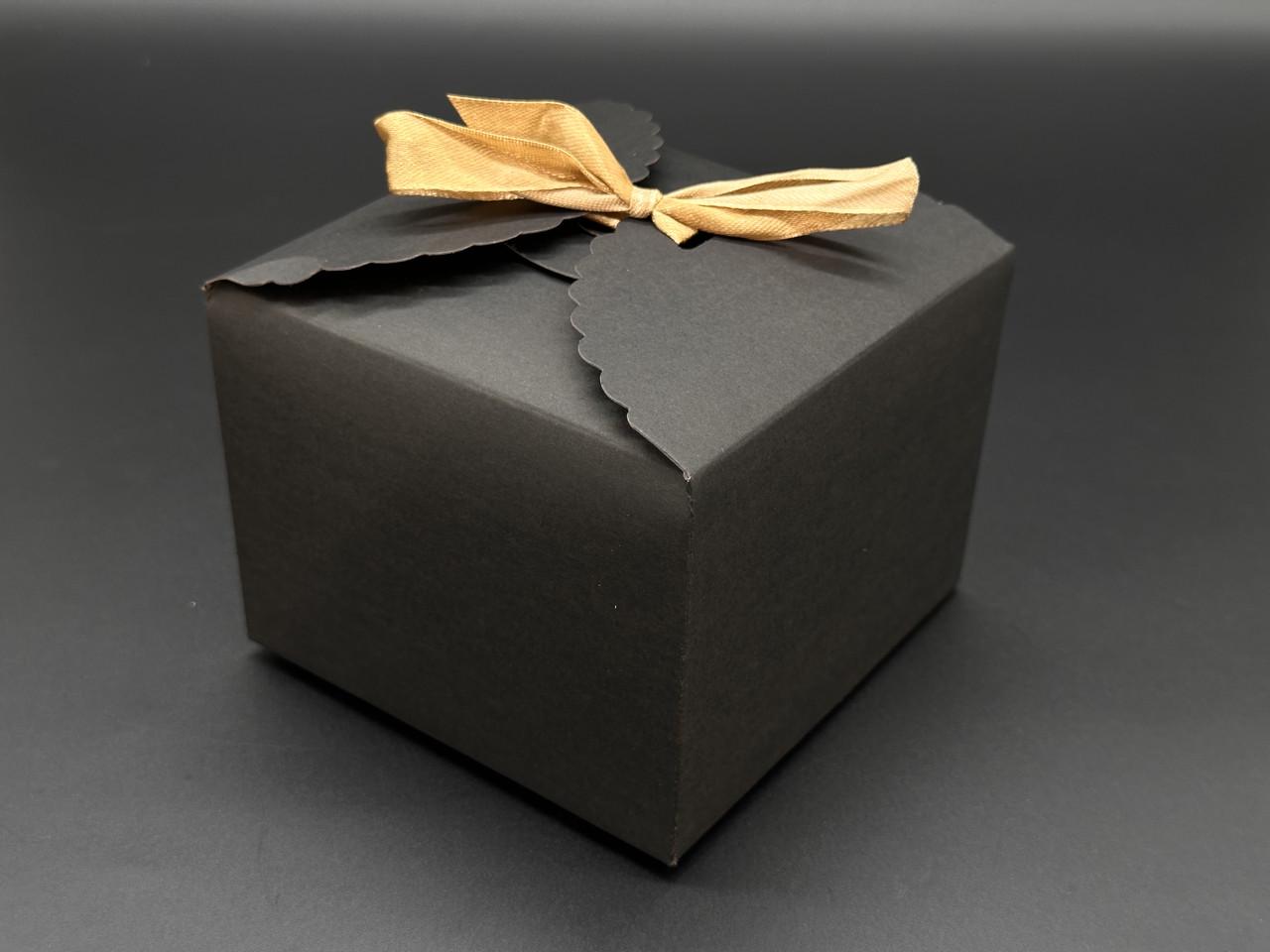 Коробка для подарков сборная с завязками картонная 12х12х9 см Черный (OA-62) - фото 2