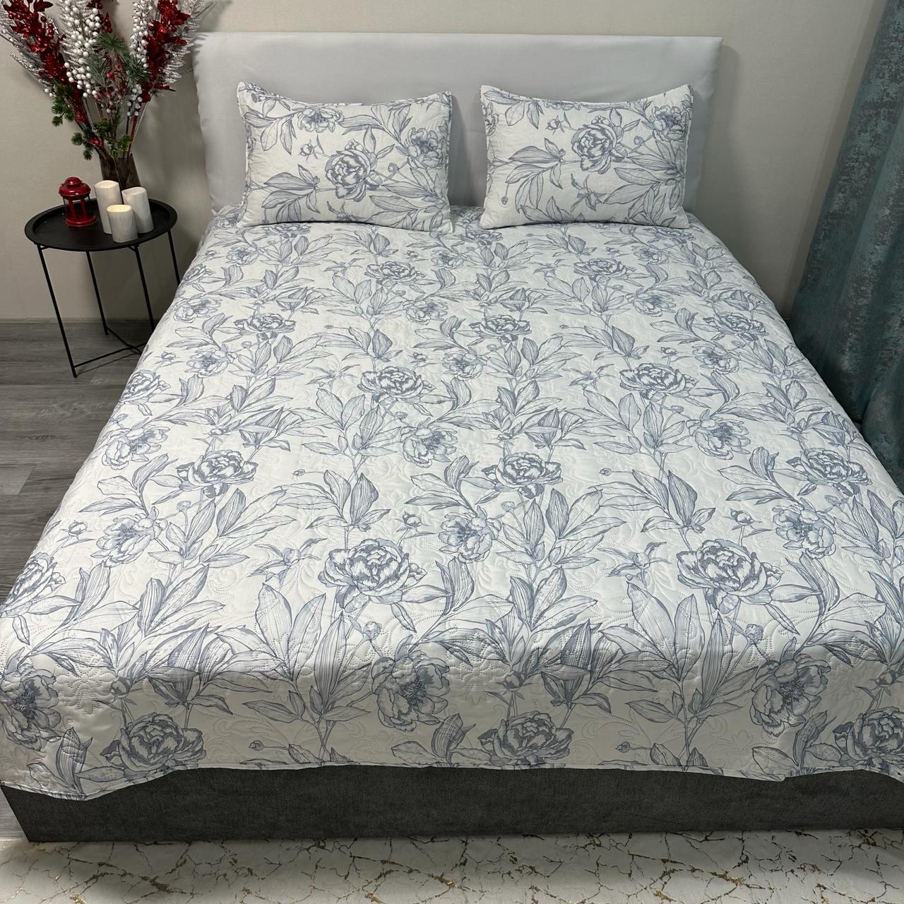 Набор покрывало стеганое с цветами 200x230 см/2 наволочки 50x70 см Молочный (28710445)