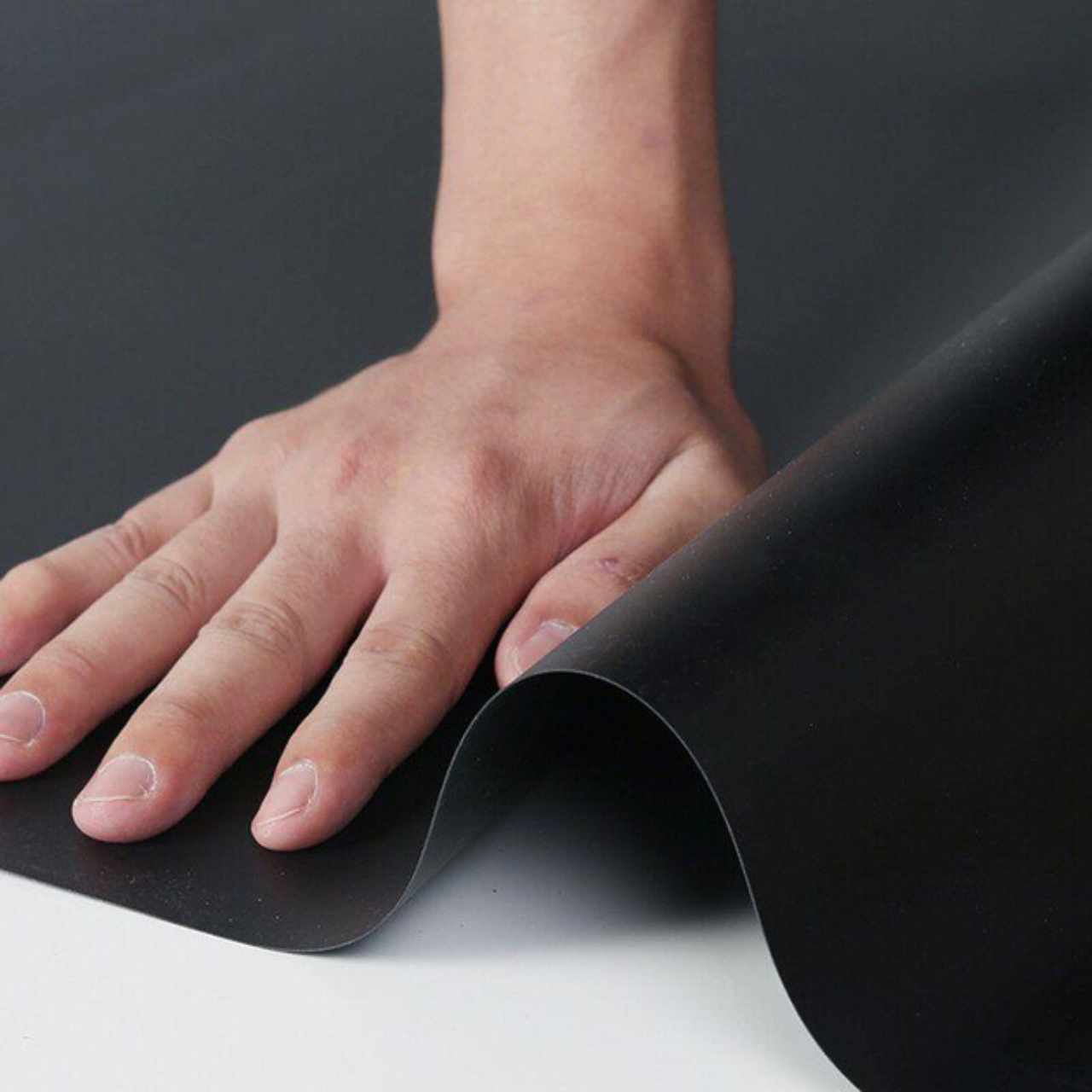 Фотофон ПВХ 60x100 см для предметної фотозйомки та відеозйомки Чорний - фото 4 Фотофон ПВХ 60x100 см для предметної фотозйомки та відеозйомки Чорний - фото 4