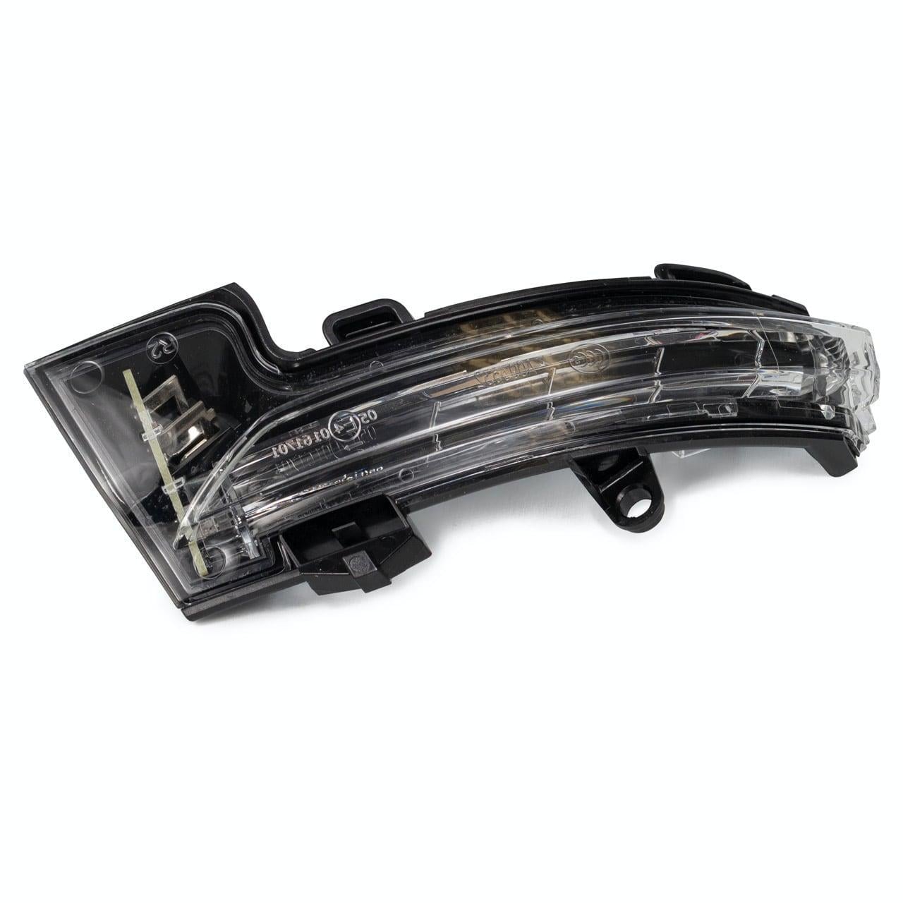 Указатель поворота AVTM Skoda Octavia A7 2012-2020 левый в зеркале (5E0949101)