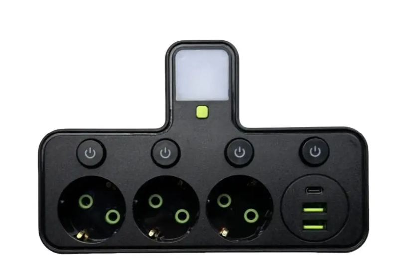 Адаптер розетки с USB-портами и 3 розетками (AND 5378)