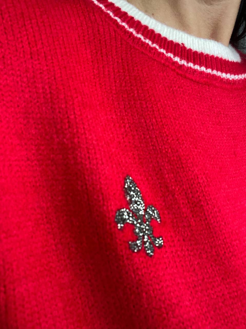Свитер женский A-N 6101 широкий украшение вензель впереди с камнями OS Красный (2921) - фото 8 Свитер женский A-N 6101 широкий украшение вензель впереди с камнями OS Красный (2921) - фото 8