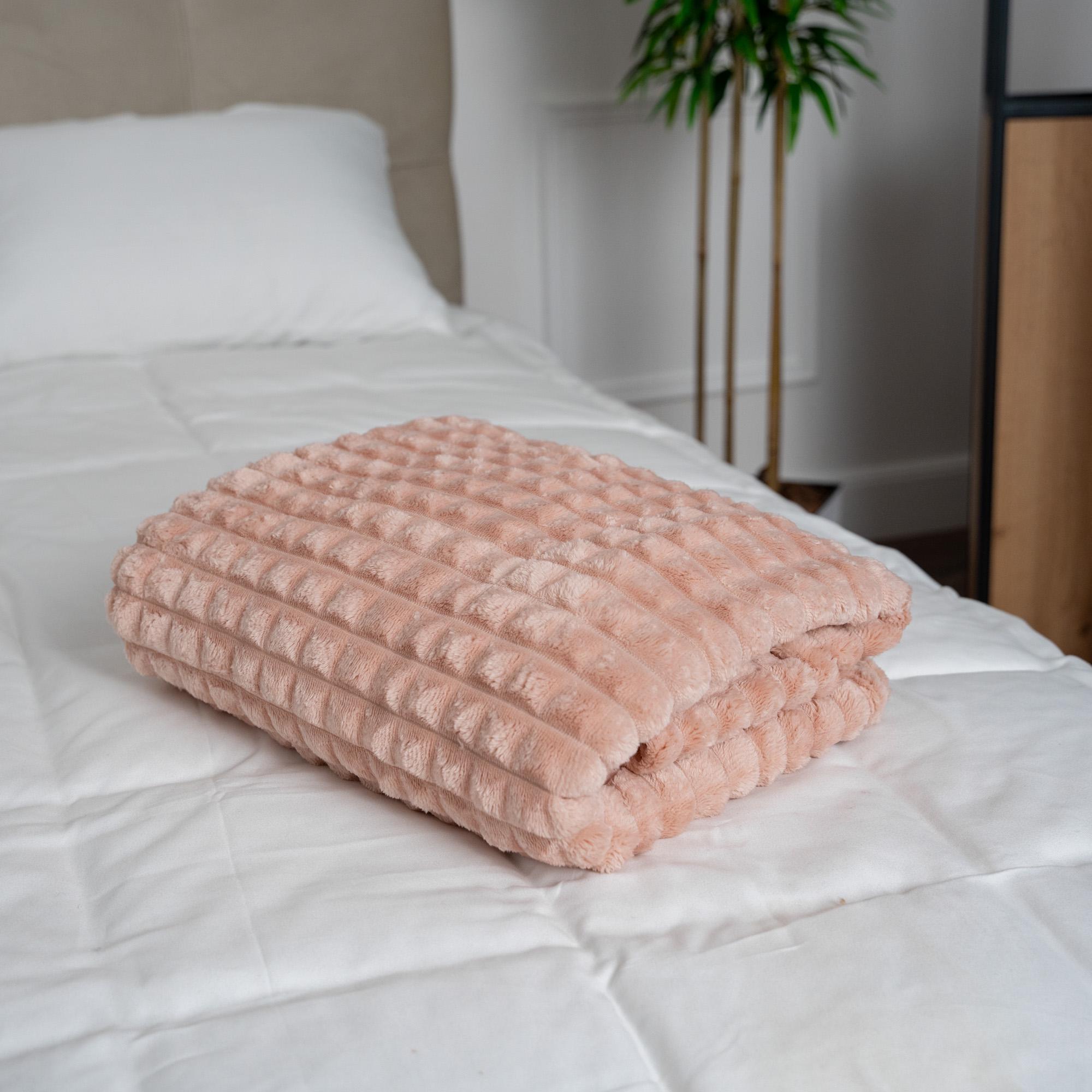 Плед велюровый в квадратик двуспальный Светло-розовый (4002) - фото 1