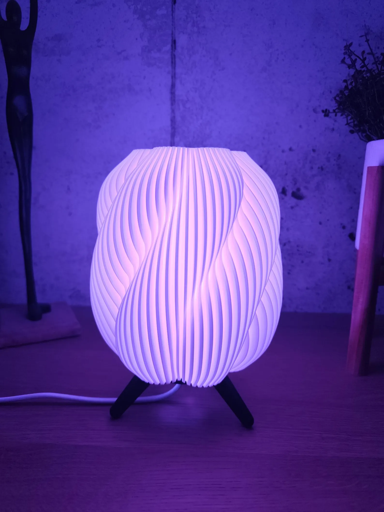 Настольная лампа декоративная WellBrand AirWave Modern E27 XL 20х20х28 см White/Black - фото 12 Настольная лампа декоративная WellBrand AirWave Modern E27 XL 20х20х28 см White/Black - фото 12