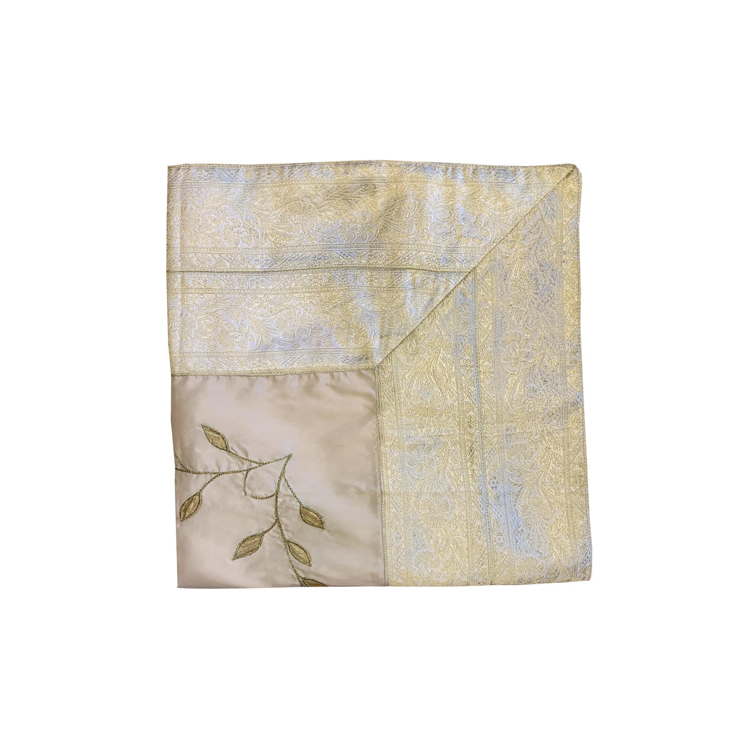 Скатертина декоративна Silk Route 260x140 см Бежевий (SK-862)