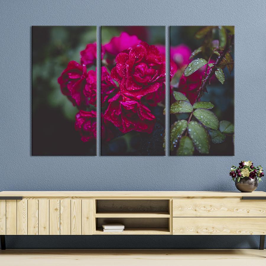 Картина на холсте триптих Прекрасные малиновые розы 156x100 см (959-31)
