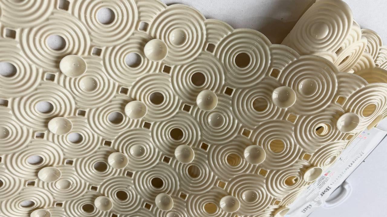 Килимок антиковзький Circle у ванну на присосках 69x37 см Кремовий (1806/cream) - фото 3 Килимок антиковзький Circle у ванну на присосках 69x37 см Кремовий (1806/cream) - фото 3