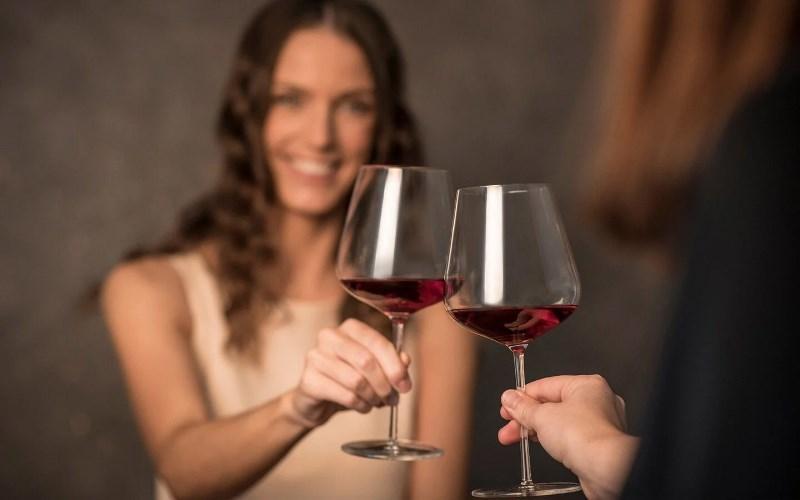 Набор бокала для красного вина 6 шт. Schott Zwiesel Vervino 955 мл (121409) - фото 7 Набор бокала для красного вина 6 шт. Schott Zwiesel Vervino 955 мл (121409) - фото 7