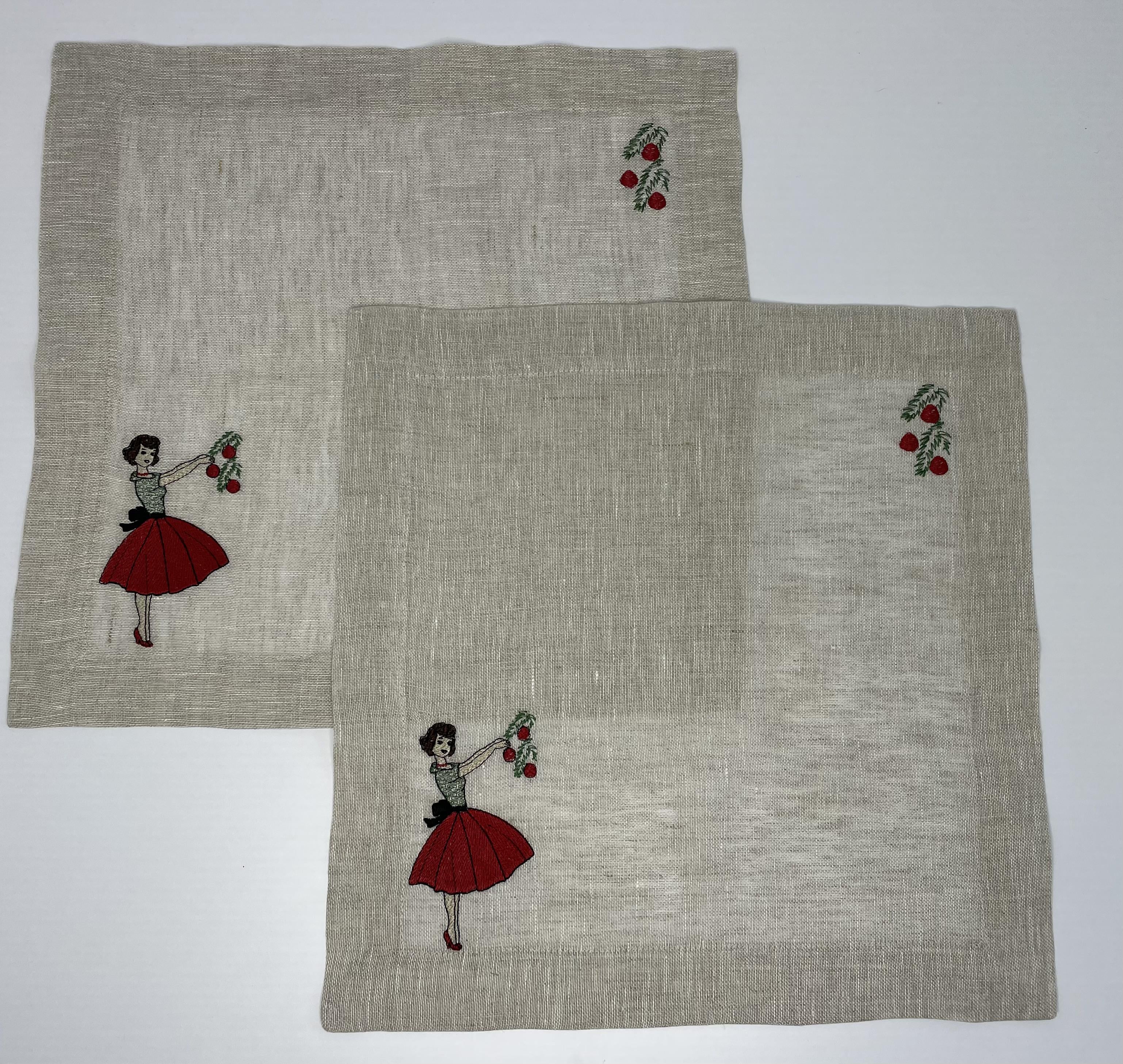 Салфетка тканевая Девочка с игрушками с вышивкой 40х40 см 2 шт. (30833848)