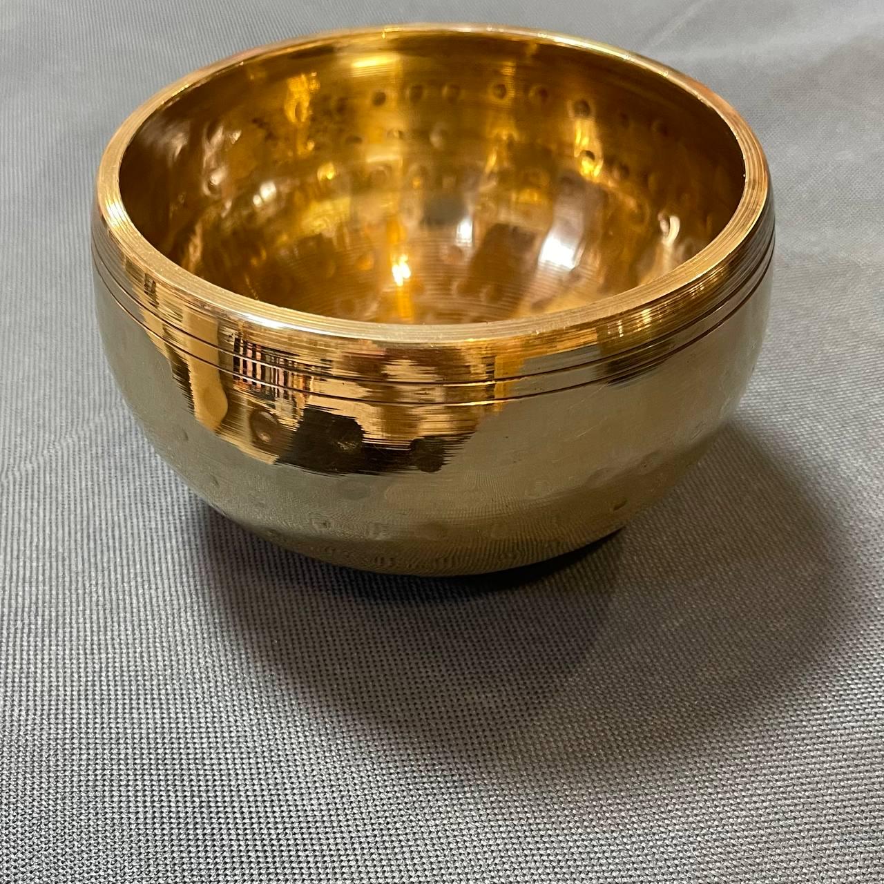 Чаша кованая певческая рельефная с полосой Глубокий звук гармонизирующий пространство и вас (2889471483)