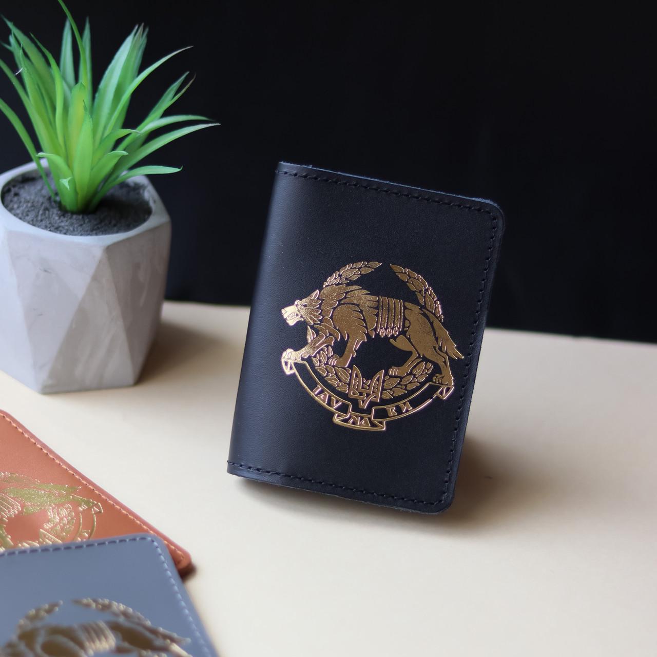 Обкладинка для паспорта ССО Чорний/Золотий (2050742765) - фото 4 Обкладинка для паспорта ССО Чорний/Золотий (2050742765) - фото 4