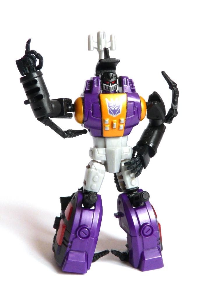 Робот-трансформер Hasbro Bombshell Combiner Wars Legends Class Generations - фото 3 Робот-трансформер Hasbro Bombshell Combiner Wars Legends Class Generations - фото 3