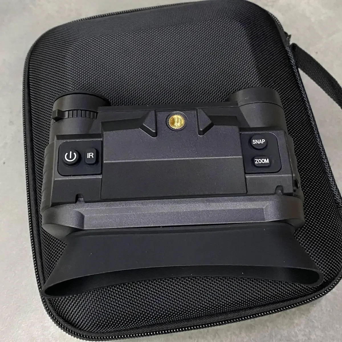 Прилад нічного бачення цифровий Spina optics NVG-G1 з кріпленням на шолом/кейс/система ременів для голови (244741) - фото 4 Прилад нічного бачення цифровий Spina optics NVG-G1 з кріпленням на шолом/кейс/система ременів для голови (244741) - фото 4