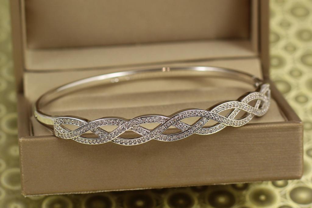 Браслет бенгл Xuping Jewelry Волны любви от 17 см до 19 см Серебристый (30462032)