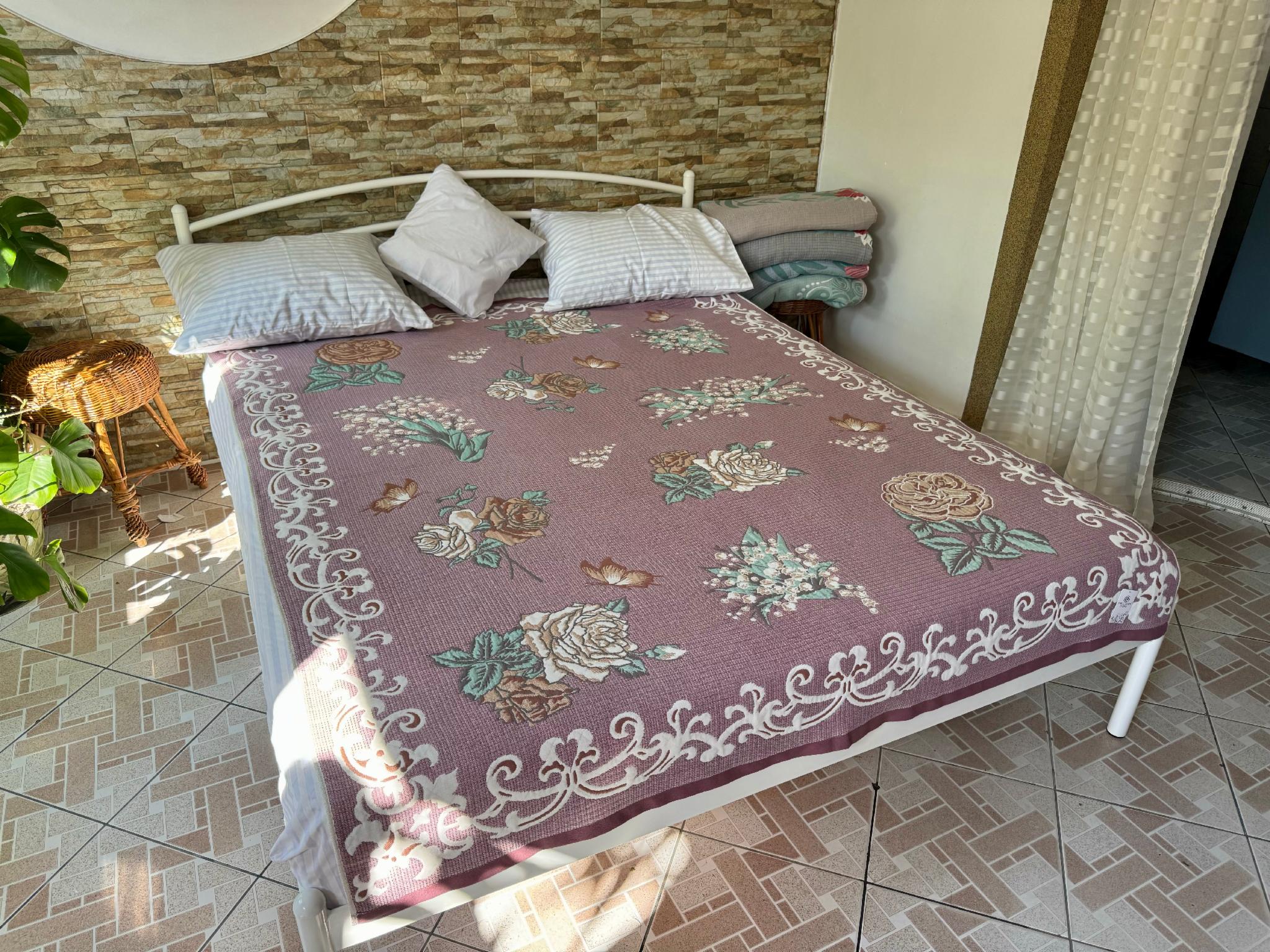 Простынь из льна Цветочки полуторный 150х200 см бордовый (L5518-C/WP/x150)