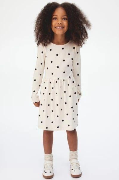 Платье H&M 1245392 Горох 122-128 см Молочный/Черный