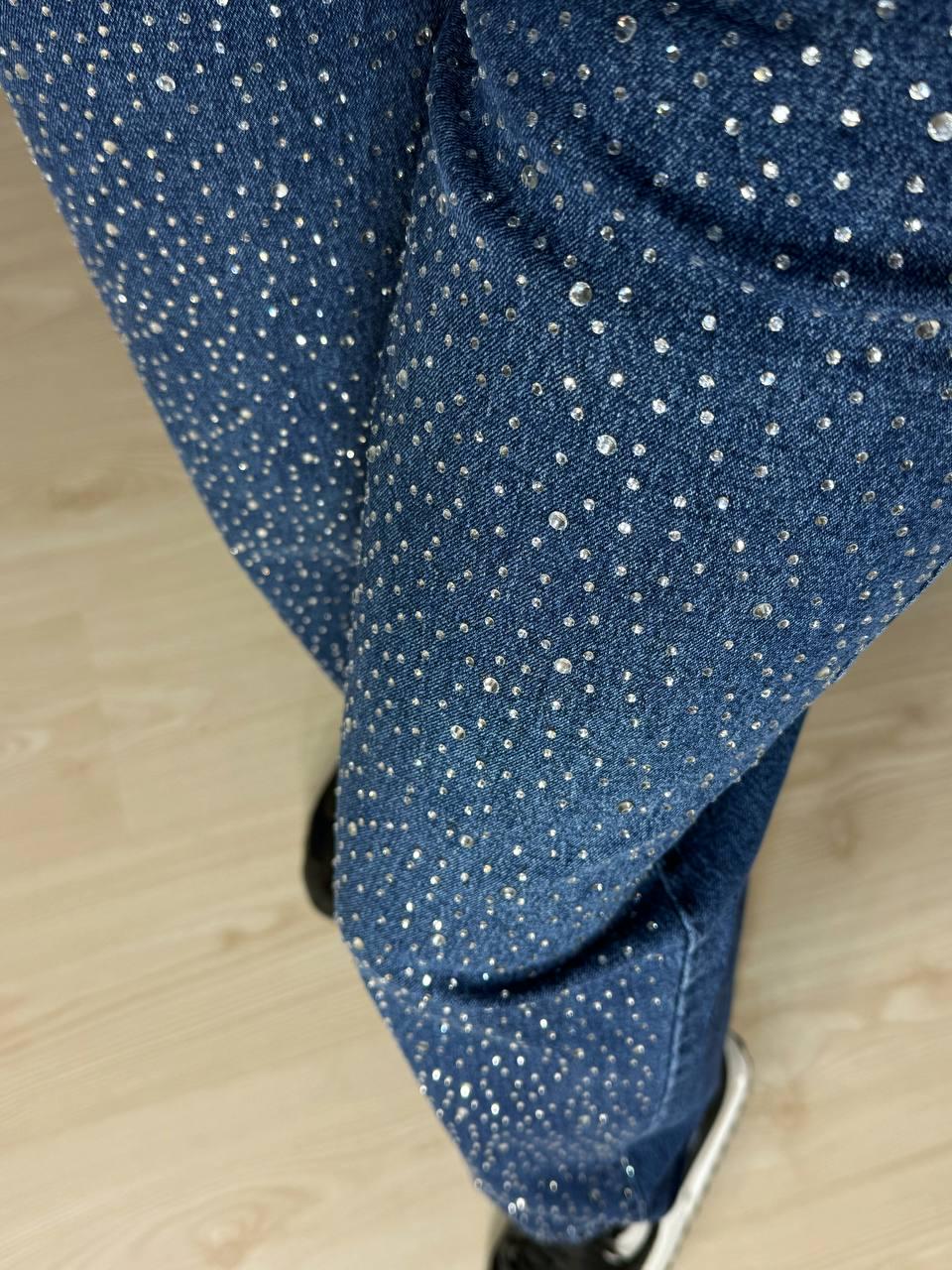 Джинсы женские Amore 1500 skater mom с рассыпью камней р. 26 Синий (6016) - фото 9