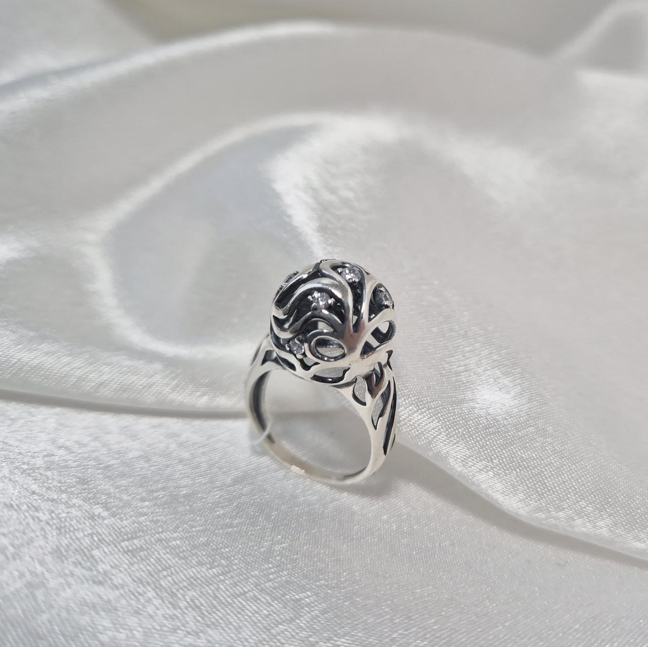 Каблучка кулька з білими каменями срібло 925 проби чорнене 4,84 г р. 18 (1771к) - фото 4 Каблучка кулька з білими каменями срібло 925 проби чорнене 4,84 г р. 18 (1771к) - фото 4