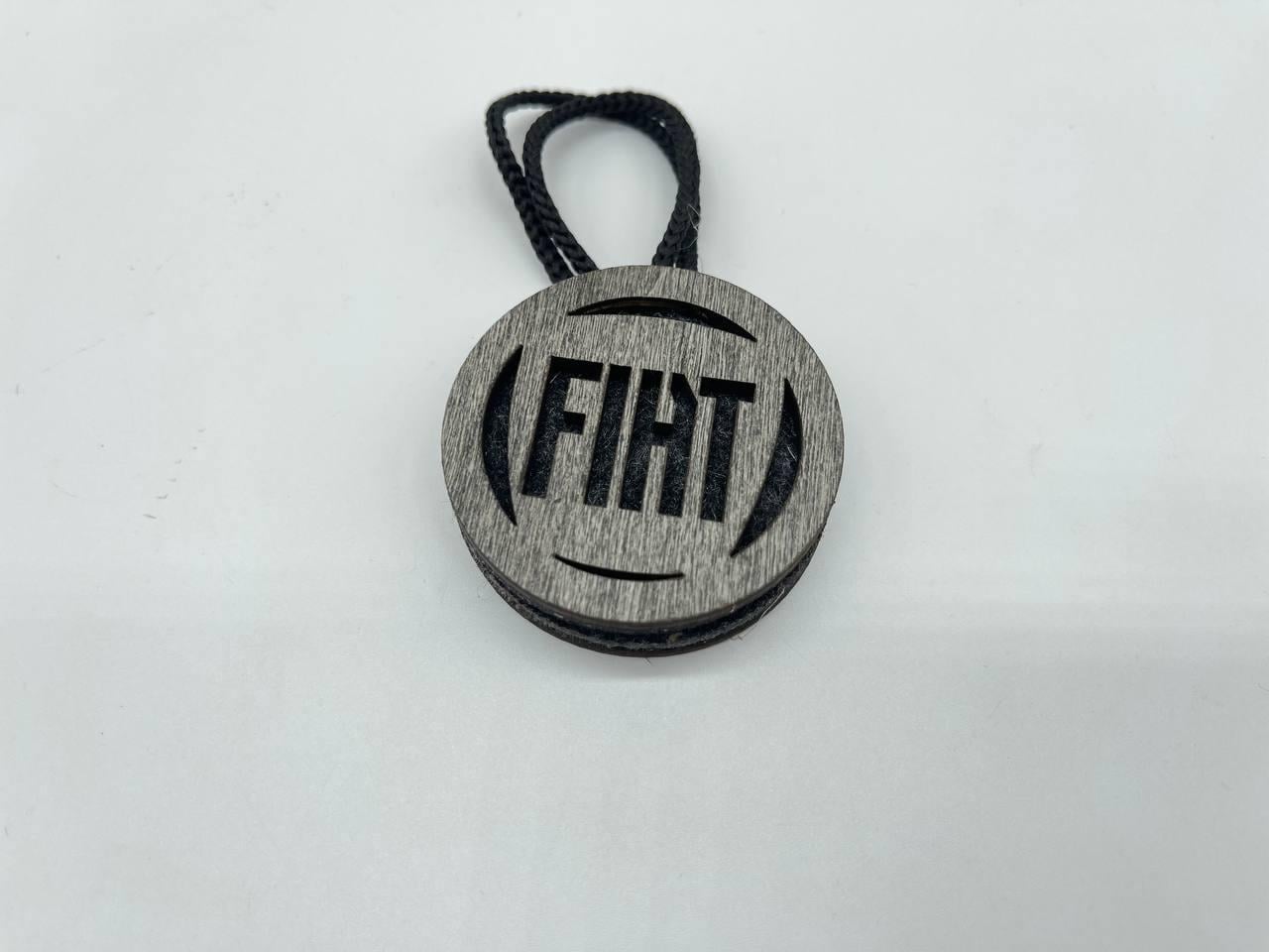 Ароматизатор в машину с логотипом Fiat дерево/фетр ручной работы (AR-102)