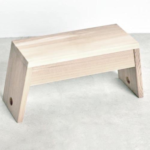 Стульчик из дерева Тилерия Бланже (ТАБ-013101)