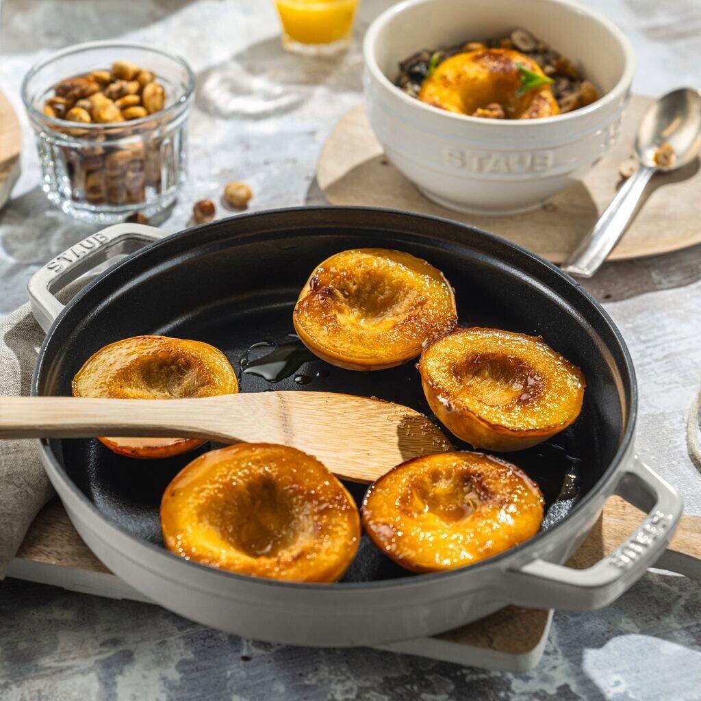 Набор посуды Staub Stackable штабелируемый 4 предмета Белый трюфель (40508-388-0) - фото 10 Набор посуды Staub Stackable штабелируемый 4 предмета Белый трюфель (40508-388-0) - фото 10