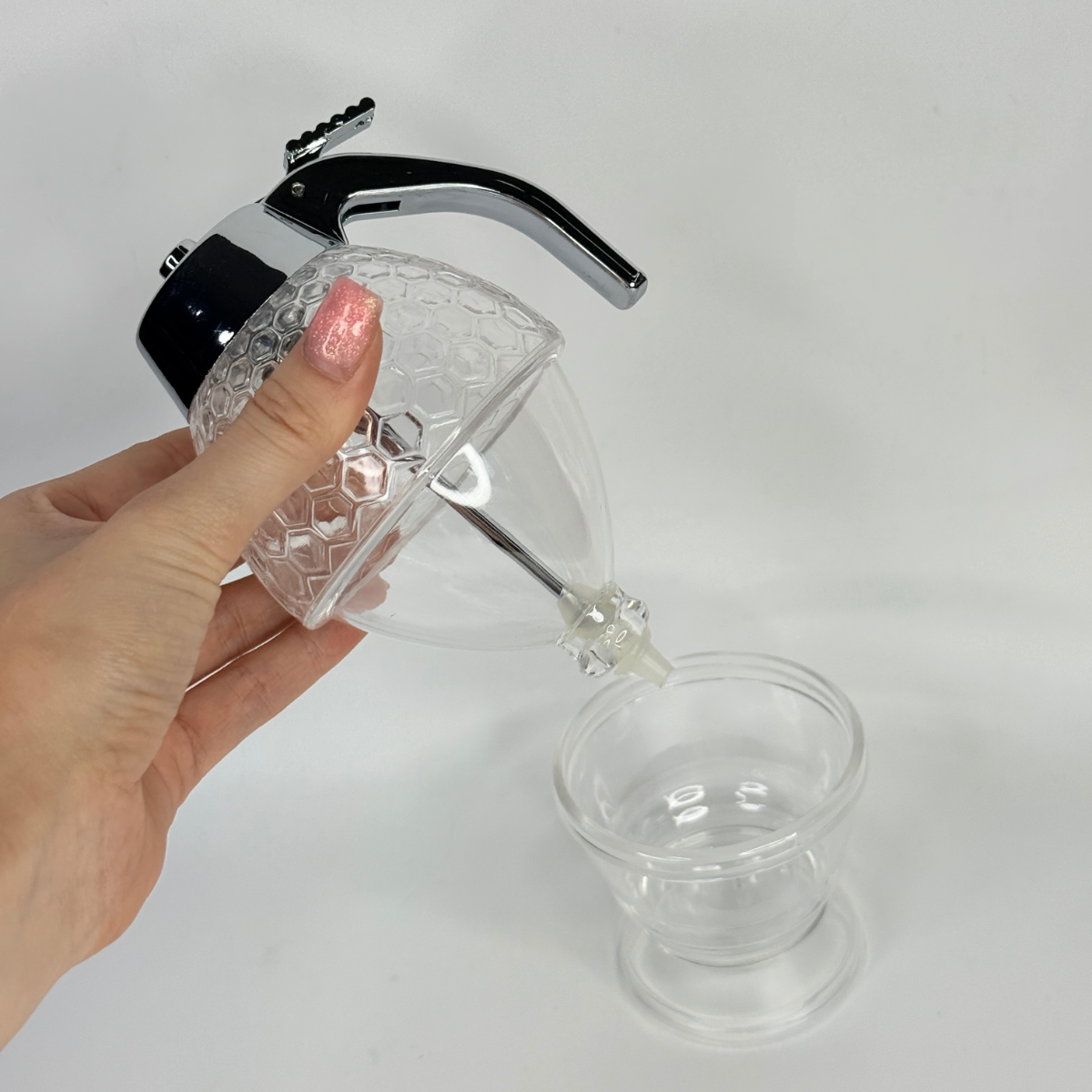 Дозатор для меду Honey Dispenser акриловий 200 мл Прозорий (D-48) - фото 3 Дозатор для меду Honey Dispenser акриловий 200 мл Прозорий (D-48) - фото 3