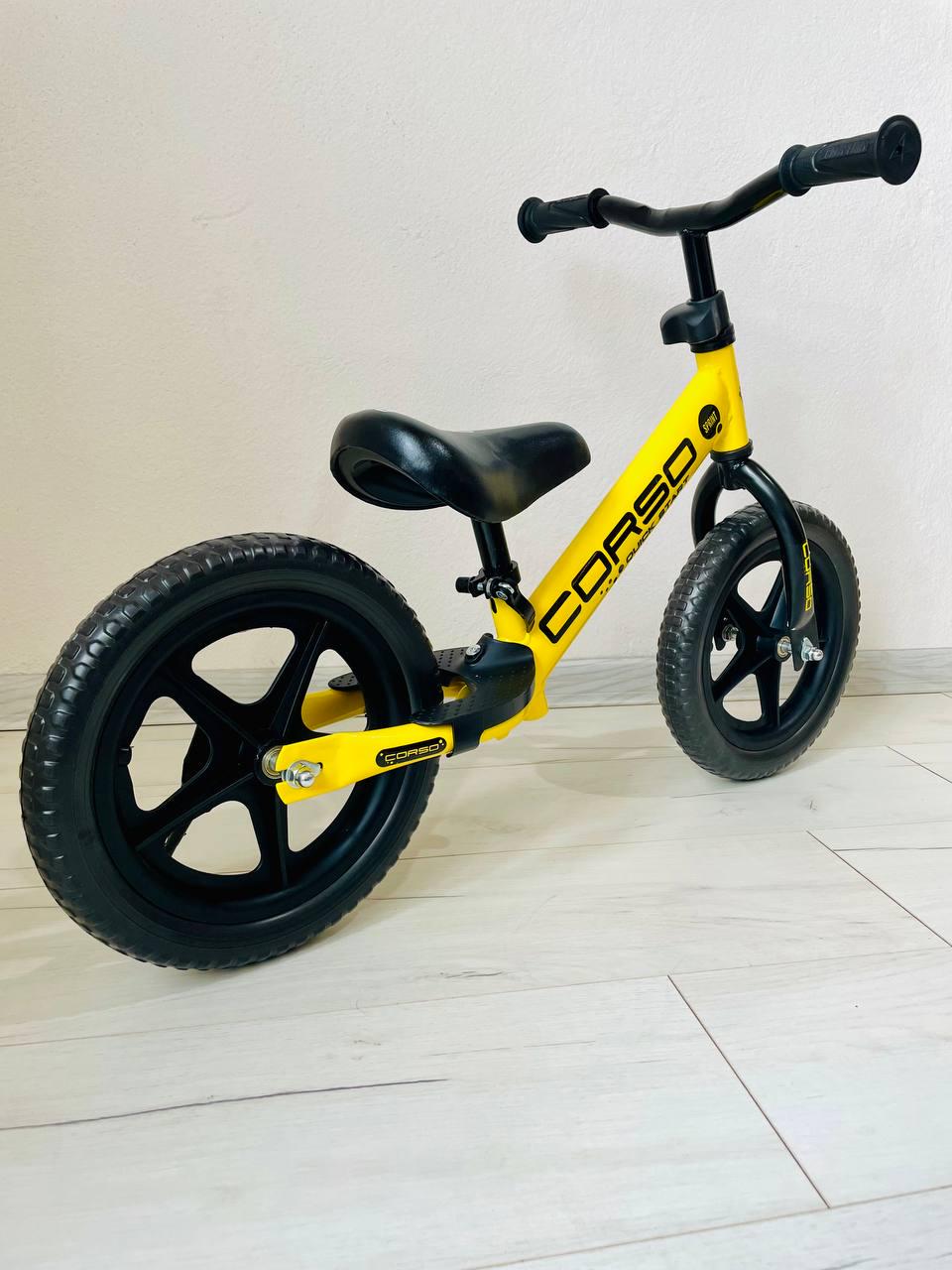 Биговел Corso SPRINT стальная рама колесо 12" пена EVA подставка для ног в коробке Желтый - фото 3 Биговел Corso SPRINT стальная рама колесо 12" пена EVA подставка для ног в коробке Желтый - фото 3