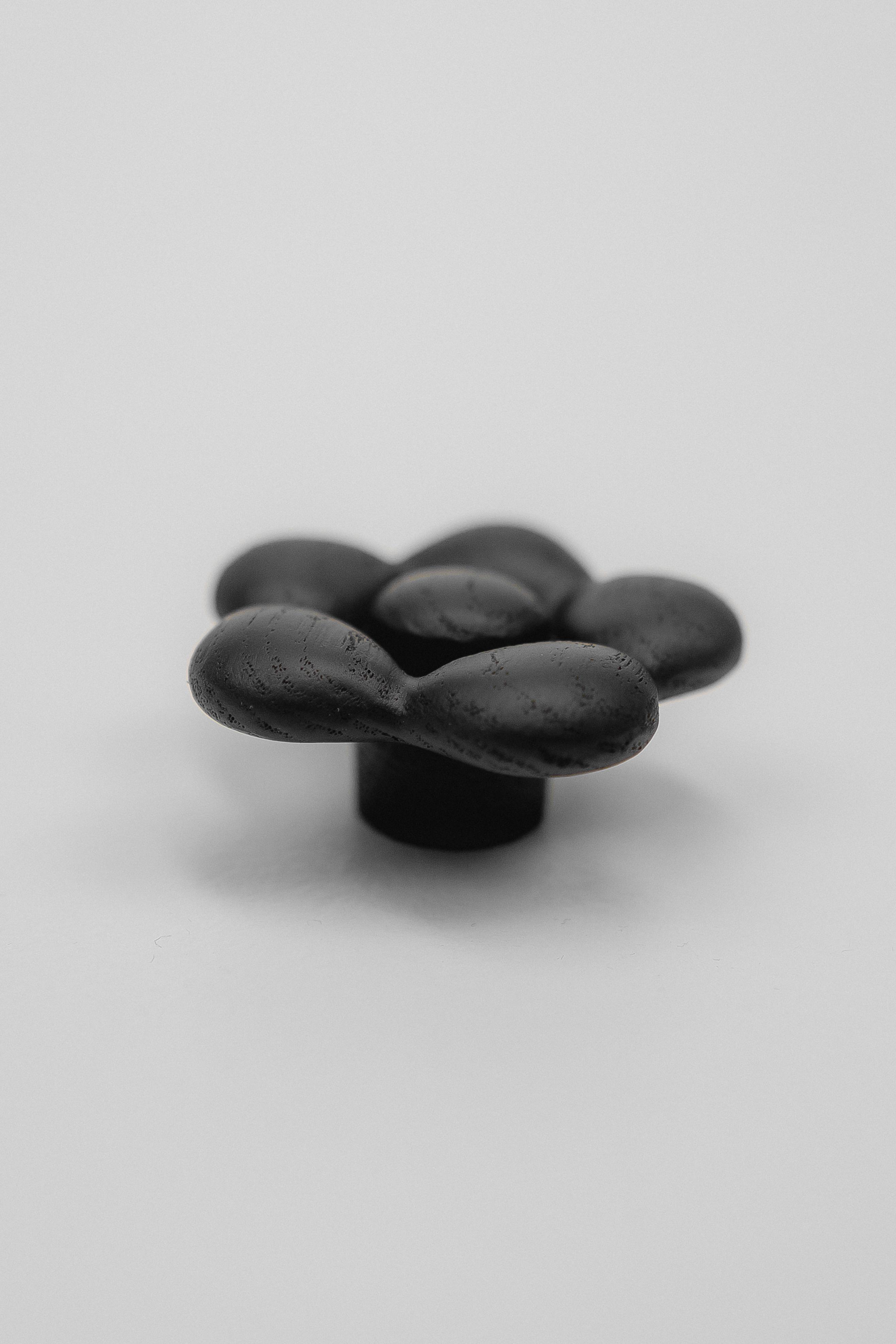 Ручка мебельная деревянная Flower 55 мм Дуб Black (33968563)