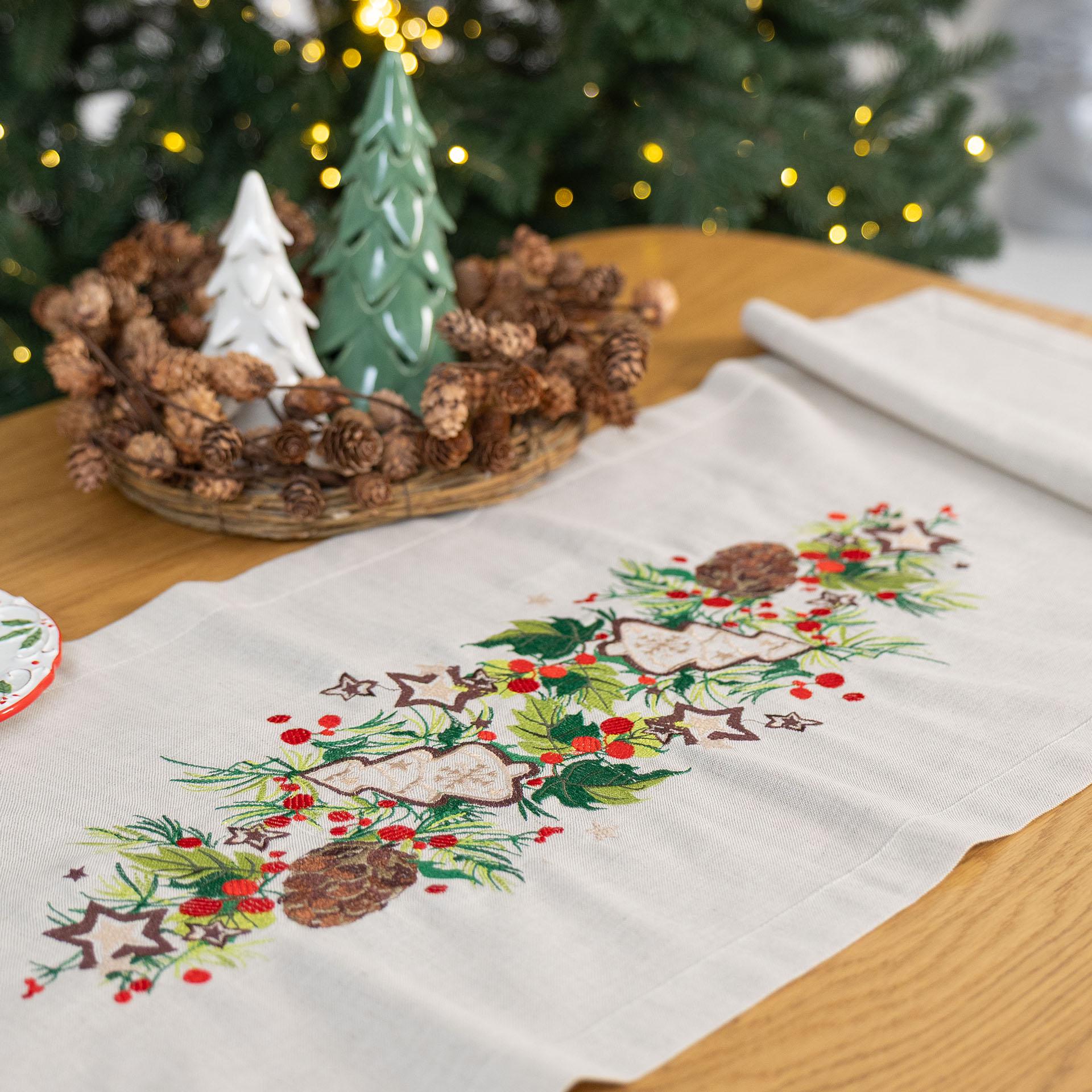Доріжка на стіл новорічна Едельвіка Пряник і шишки 1,4х0,4 м (551-25/08)