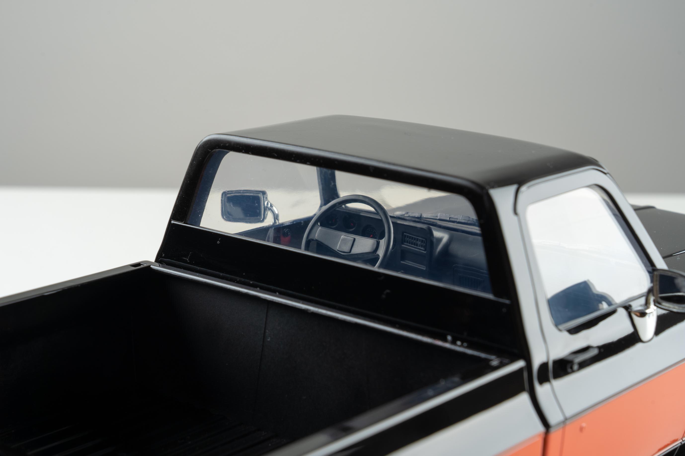 Машинка на радиоуправлении FMS 1:18 Chevrolet K10 RTR Черный - фото 31 Машинка на радиоуправлении FMS 1:18 Chevrolet K10 RTR Черный - фото 31