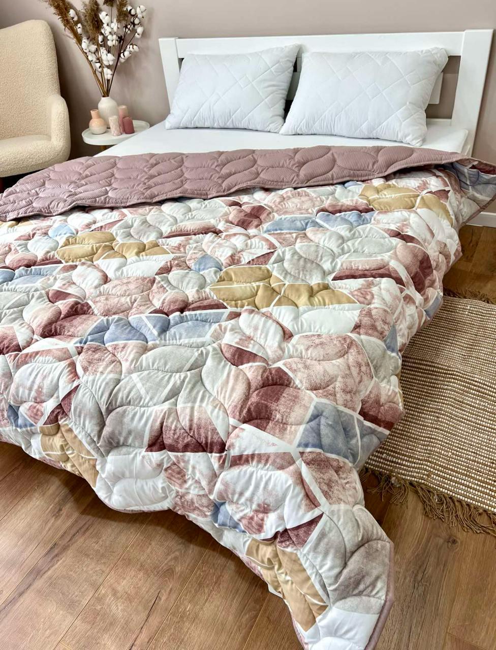 Одеяло летнее двухстороннее с рисунком полутораспальное 150x210 см Бежевый - фото 2