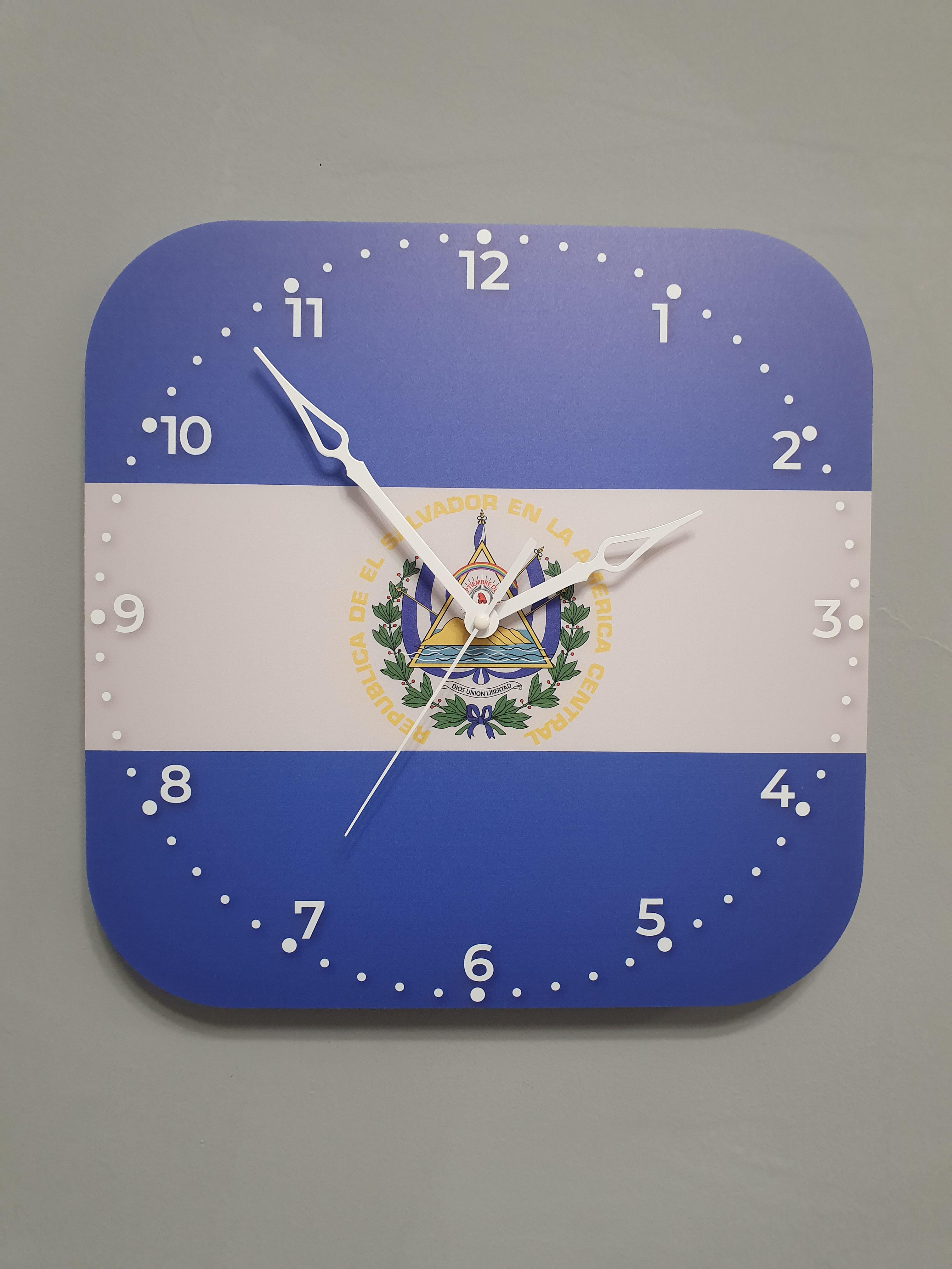 Часы настенные флаг Сальвадора (3838)
