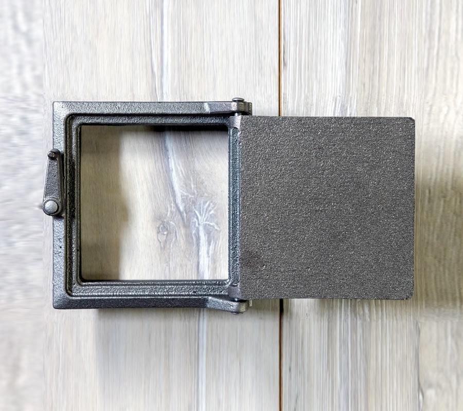 Дверца чистящая KHLP М2 Нептун чугунная 150х155 мм - фото 2