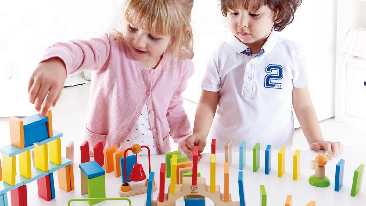 Конструктор динамічний Hape Ефект доміно 107 елементів (E1042) - фото 8