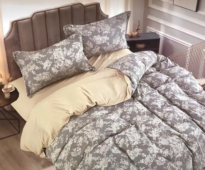 Комплект постельного белья сатин Laura-Grand 17 евро с 4 наволочками Бежевый с узорами (2914419880)