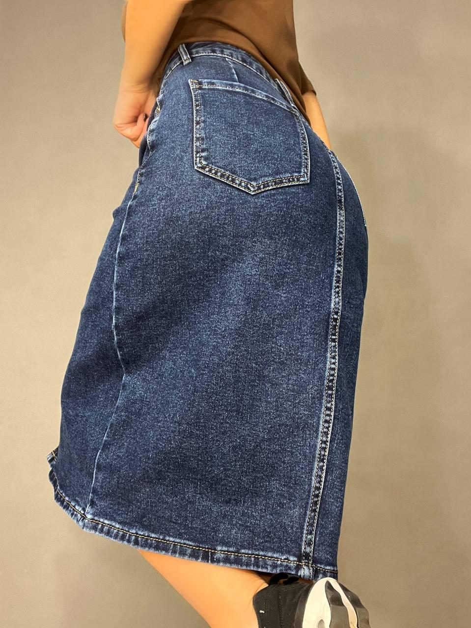 Юбка женская джинсовая Liana 269 большие размеры прямой крой средняя длина стрейчевая разрез впереди р. 31 Темно-синий (3591) - фото 9