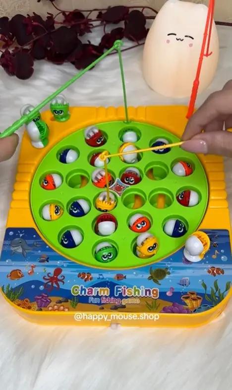 Игра детская Большая рыбалка 24 рыбки 3 удочки вращающийся пруд 24,8х3,9х21,6 см (6895) - фото 3 Игра детская Большая рыбалка 24 рыбки 3 удочки вращающийся пруд 24,8х3,9х21,6 см (6895) - фото 3