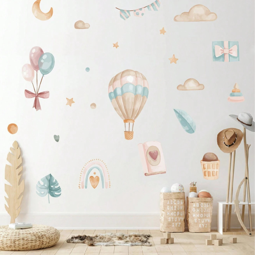 Наклейка виниловая Воздушные шары в детскую комнату на стену для девочек и мальчиков 30х40 см