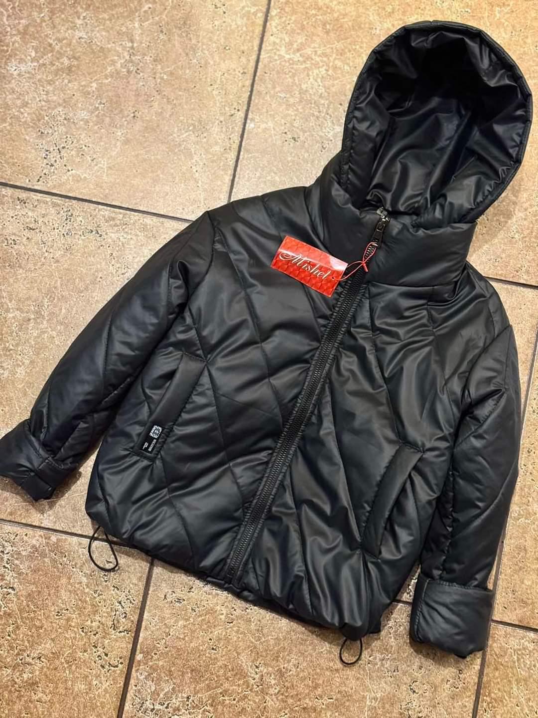 Куртка демисезонная для девочки весна/осень 152 см Черный