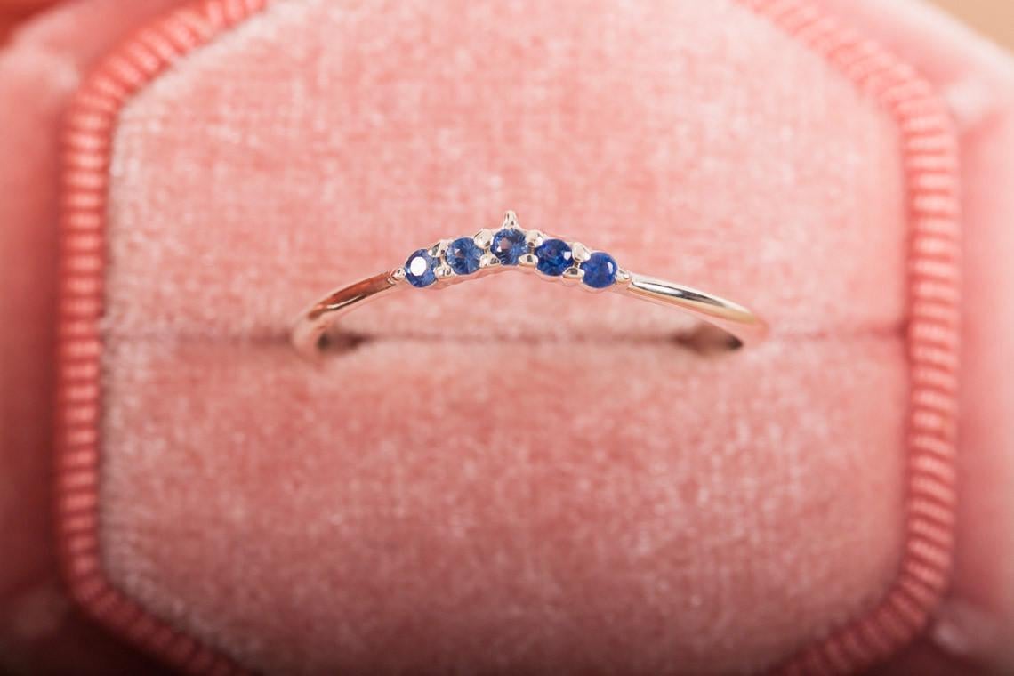 Кільце жіноче з білого золота з сапфірами (2248250443)