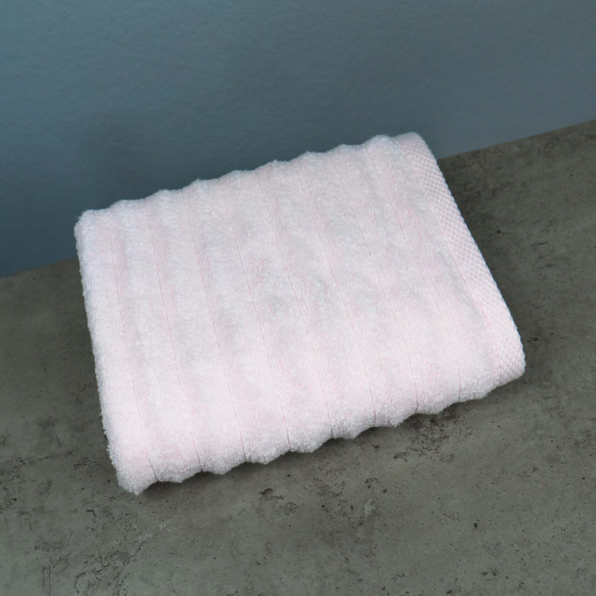 Рушник для обличчя та рук GM Textile Зеро Твіст 40x70 см Світло-рожевий (550-70-zt-lpink) - фото 1 Рушник для обличчя та рук GM Textile Зеро Твіст 40x70 см Світло-рожевий (550-70-zt-lpink) - фото 1