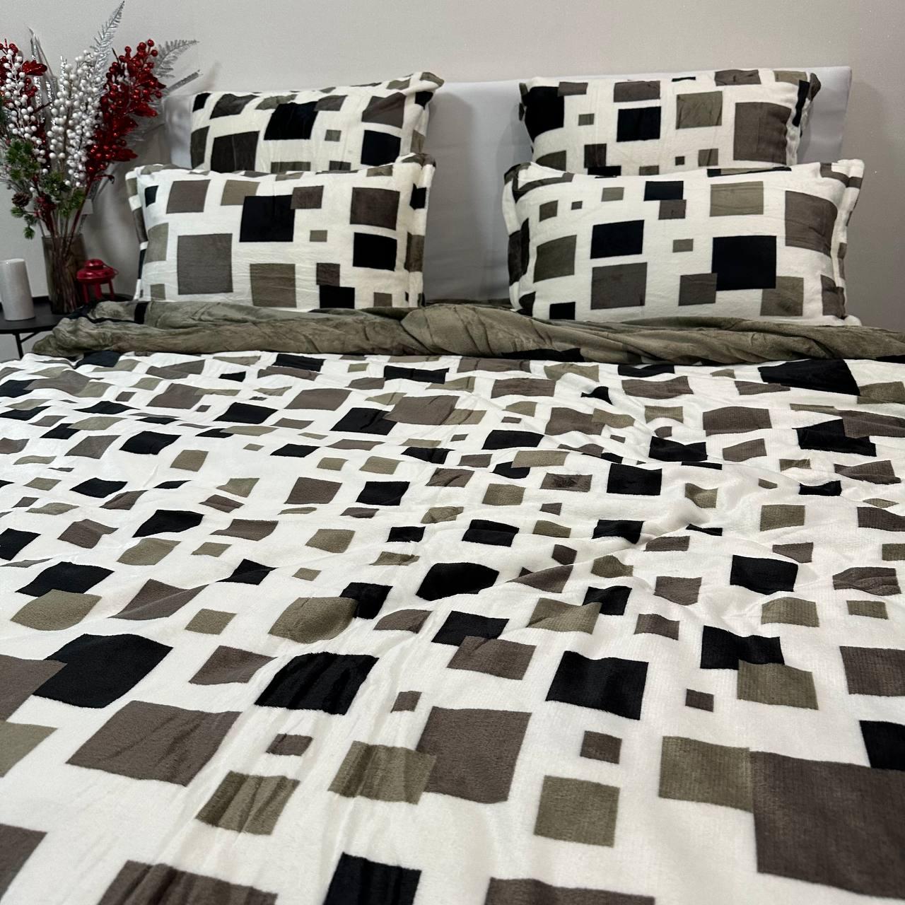 Комплект постільної білизни велюровий з малюнком з 4 наволочками євро 200x230 см Молочно-оливковий (29225212) - фото 6 Комплект постільної білизни велюровий з малюнком з 4 наволочками євро 200x230 см Молочно-оливковий (29225212) - фото 6