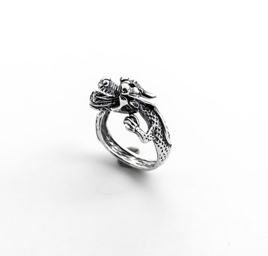 Кільце зі срібла Maxi Silver 8627 SE Дракон (8862780) Кільце зі срібла Maxi Silver 8627 SE Дракон (8862780)